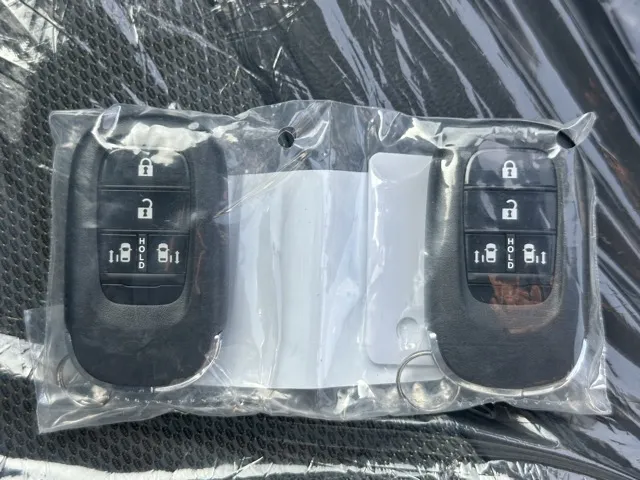 フリード(ホンダ)e：HEVクロスター ６人乗新車見本展示無 27