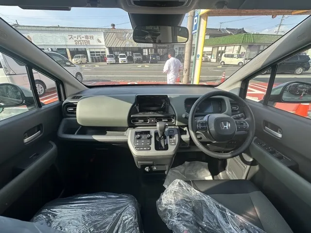 フリード(ホンダ)e：HEVクロスター ６人乗新車見本展示無 6