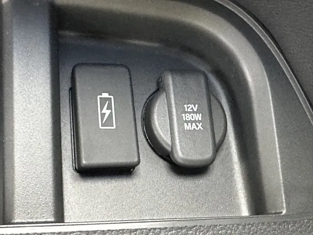 ステップワゴン(ホンダ)e・HEVスパーダ 7人登録済未使用車 12