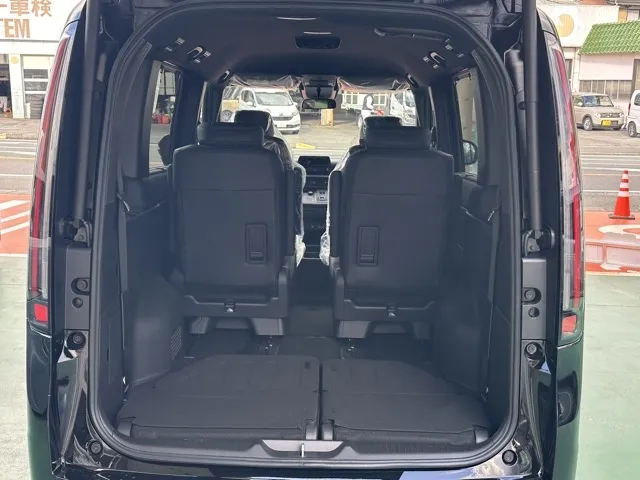 ステップワゴン(ホンダ)e・HEVスパーダ 7人登録済未使用車 14