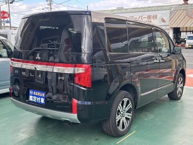 デリカD:5(三菱)Ｐ 8人 ナビ取付PKGⅡ オートステップ付レンタ登録済未使用車 13