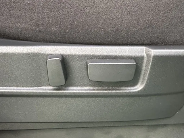 デリカD:5(三菱)Ｐ 8人 ナビ取付PKGⅡ オートステップ付レンタ登録済未使用車 15