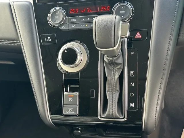 デリカD:5(三菱)Ｐ 8人 ナビ取付PKGⅡ オートステップ付レンタ登録済未使用車 18