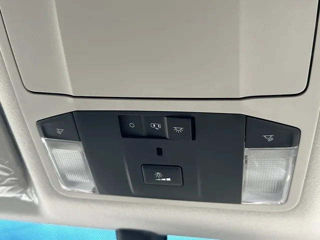 デリカD:5(三菱)Ｐ 8人 ナビ取付PKGⅡ オートステップ付レンタ登録済未使用車 20