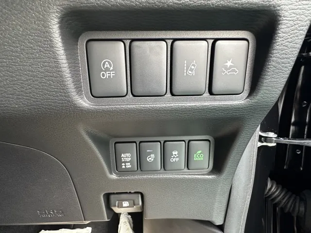 デリカD:5(三菱)Ｐ 8人 ナビ取付PKGⅡ オートステップ付レンタ登録済未使用車 25