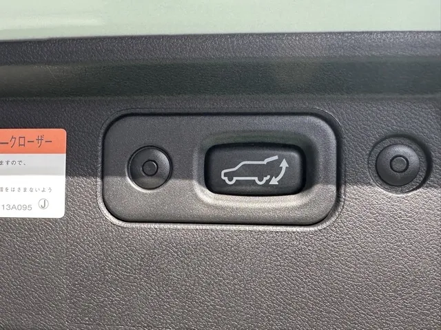 デリカD:5(三菱)Ｐ 8人 ナビ取付PKGⅡ オートステップ付中古車 9