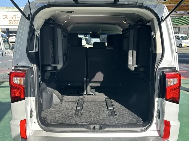 デリカD:5(三菱)Ｐ 8人 ナビ取付PKGⅡ オートステップ付中古車 10