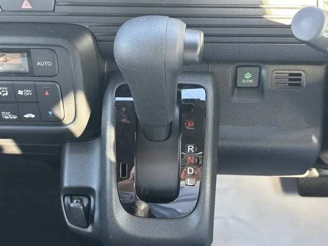 N-VAN(ホンダ)Lタイプ AT ４WD届出済未使用車 17