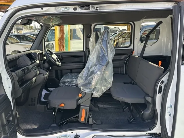 N-VAN(ホンダ)Lタイプ AT ４WD届出済未使用車 6