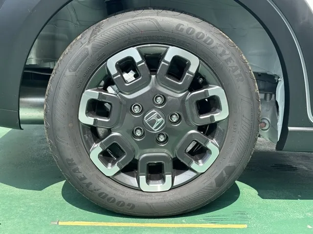 フリード(ホンダ)e：HEVクロスター ６人乗新車見本展示無 14