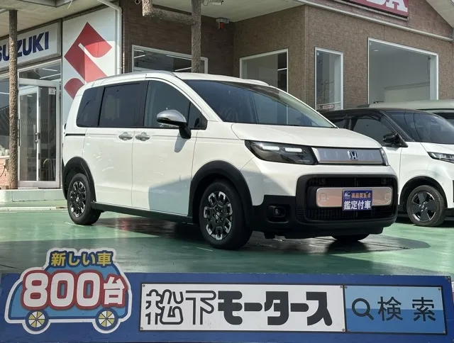 フリード(ホンダ)e：HEVクロスター ６人乗新車見本展示無 0