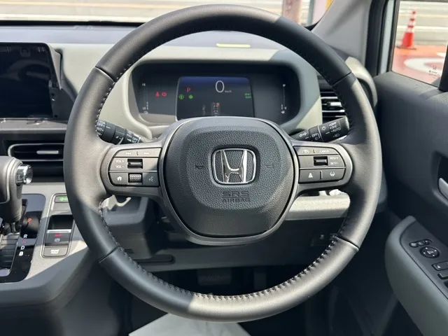 フリード(ホンダ)e：HEVクロスター ６人乗新車見本展示無 7