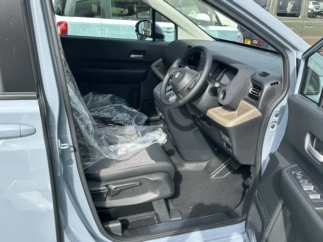 フリード(ホンダ)e：HEV エアー EX ６人乗新車見本展示無 19