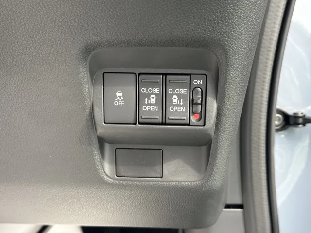 フリード(ホンダ)e：HEV エアー EX ６人乗新車見本展示無 20