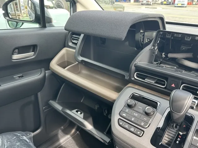 フリード(ホンダ)e：HEV エアー EX ６人乗新車見本展示無 27