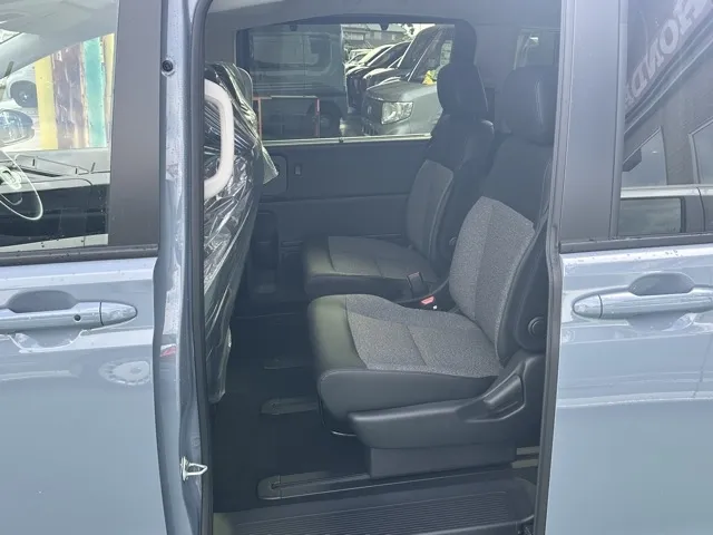 フリード(ホンダ)e：HEV エアー EX ６人乗新車見本展示無 4