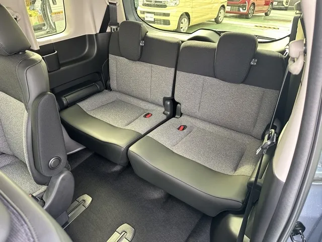 フリード(ホンダ)e：HEV エアー EX ６人乗新車見本展示無 5