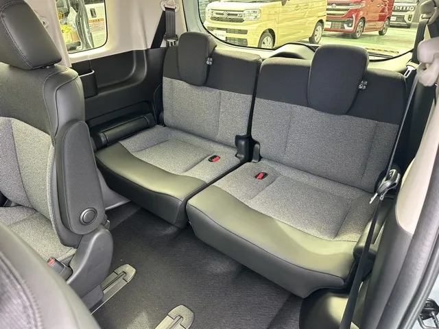 フリード(ホンダ)e：HEV エアー新車見本展示無 5