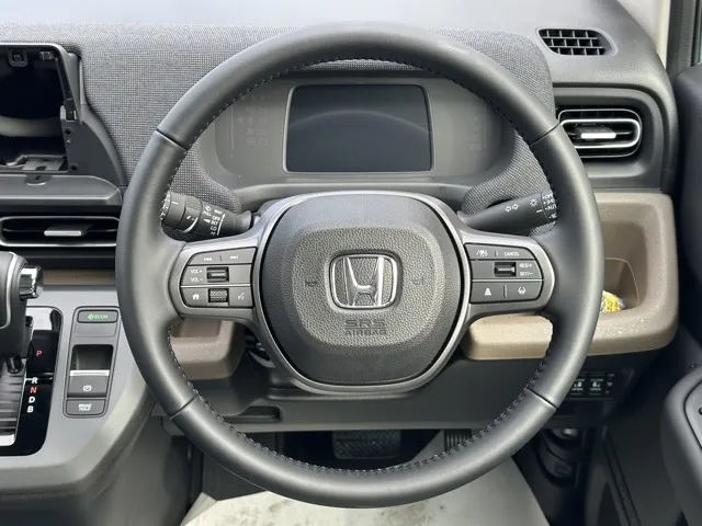 フリード(ホンダ)e：HEV エアー新車見本展示無 7