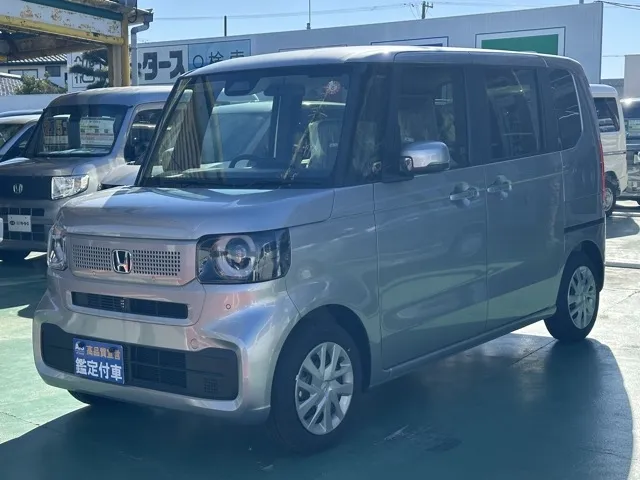 N-BOX(ホンダ)N-BOX コンフォートＰ届出済未使用車 1
