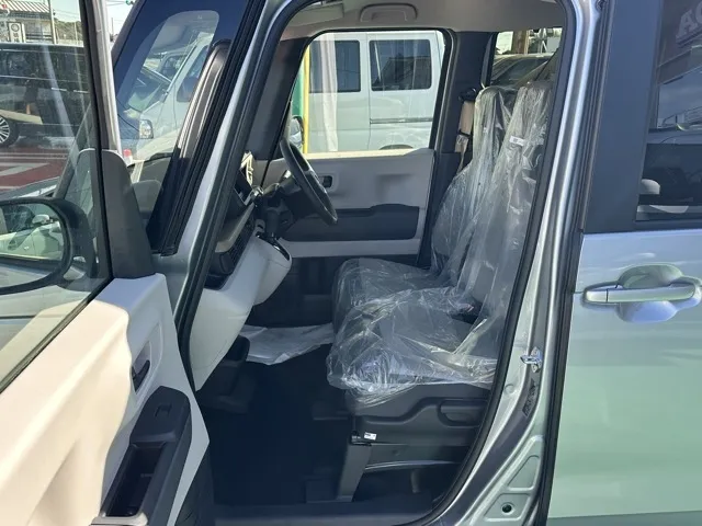 N-BOX(ホンダ)N-BOX コンフォートＰ届出済未使用車 3
