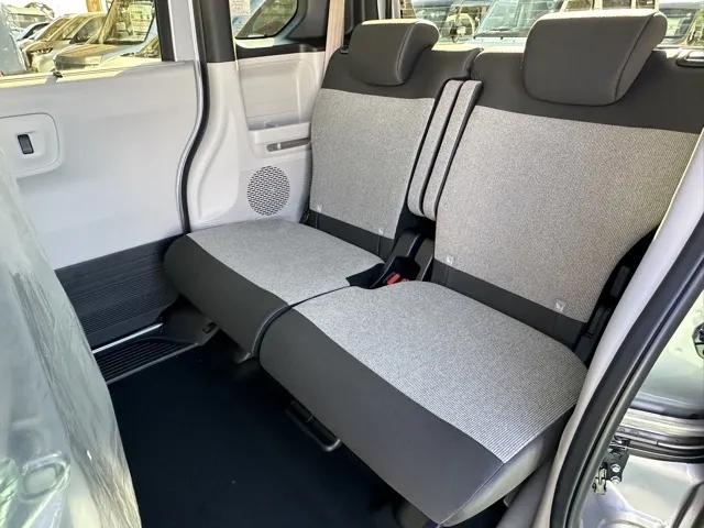 N-BOX(ホンダ)N-BOX コンフォートＰ届出済未使用車 4