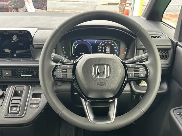 ステップワゴン(ホンダ)e・HEVスパーダ 7人登録済未使用車 11