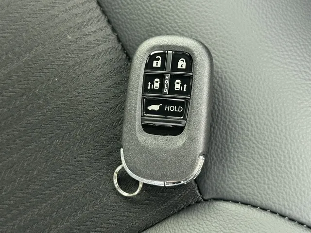 ステップワゴン(ホンダ)e・HEVスパーダ 7人登録済未使用車 20