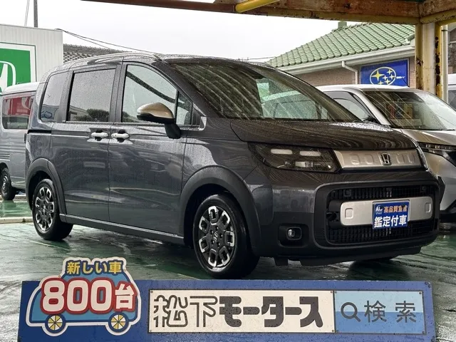 フリード(ホンダ)e：HEVクロスター 5人乗登録済未使用車 0