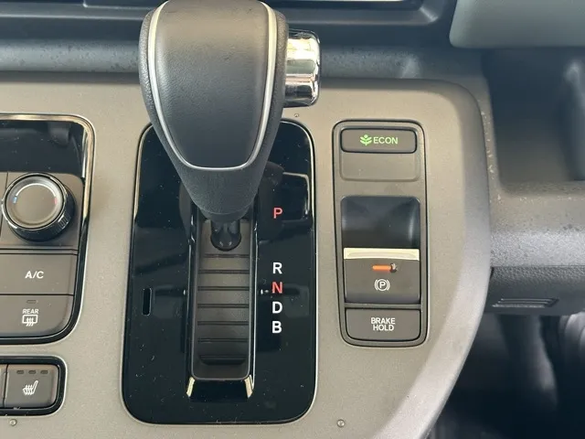 フリード(ホンダ)e：HEVクロスター 5人乗登録済未使用車 21