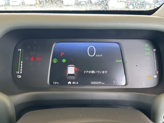 フリード(ホンダ)e：HEVクロスター 5人乗登録済未使用車 25