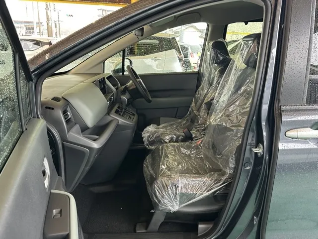 フリード(ホンダ)e：HEVクロスター 5人乗登録済未使用車 4