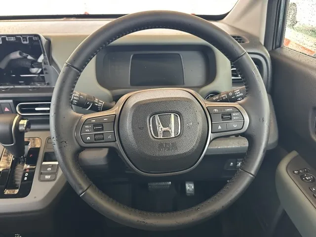 フリード(ホンダ)e：HEVクロスター 5人乗登録済未使用車 7