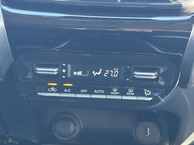 フロンクス(スズキ)ベースグレード新車見本展示無 17