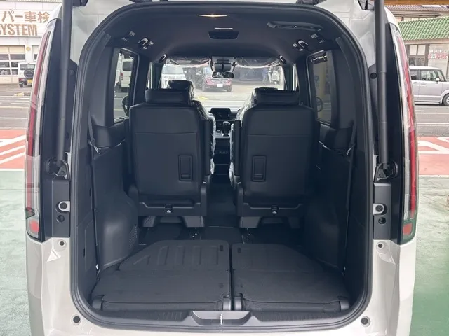 ステップワゴン(ホンダ)スパーダ 7人登録済未使用車 15