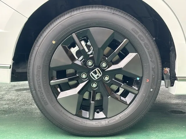 ステップワゴン(ホンダ)スパーダ 7人登録済未使用車 17