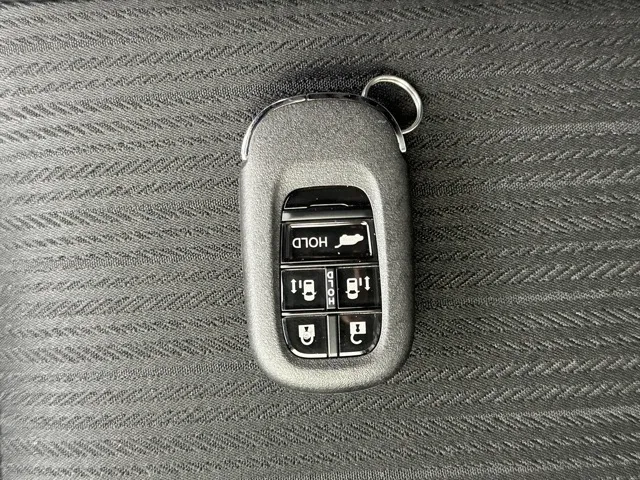 ステップワゴン(ホンダ)スパーダ 7人登録済未使用車 28