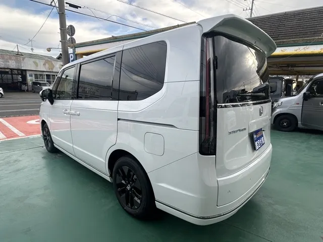ステップワゴン(ホンダ)スパーダ 7人登録済未使用車 2