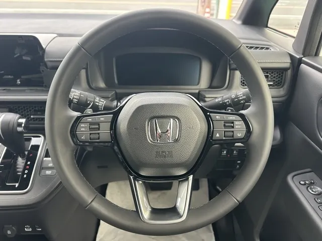 ステップワゴン(ホンダ)スパーダ 7人登録済未使用車 6