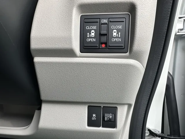 N-BOX(ホンダ)N-BOX コンフォートＰ届出済未使用車 15