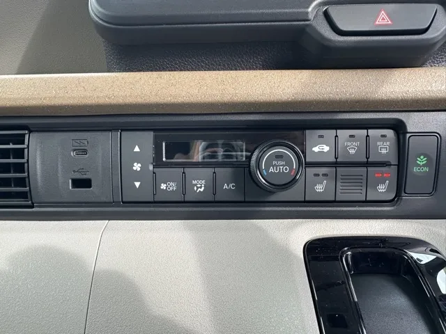 N-BOX(ホンダ)N-BOX コンフォートＰ届出済未使用車 19