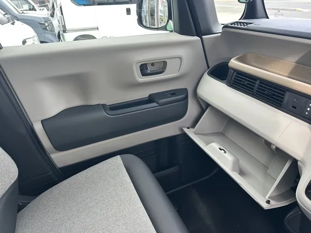 N-BOX(ホンダ)N-BOX コンフォートＰ届出済未使用車 22