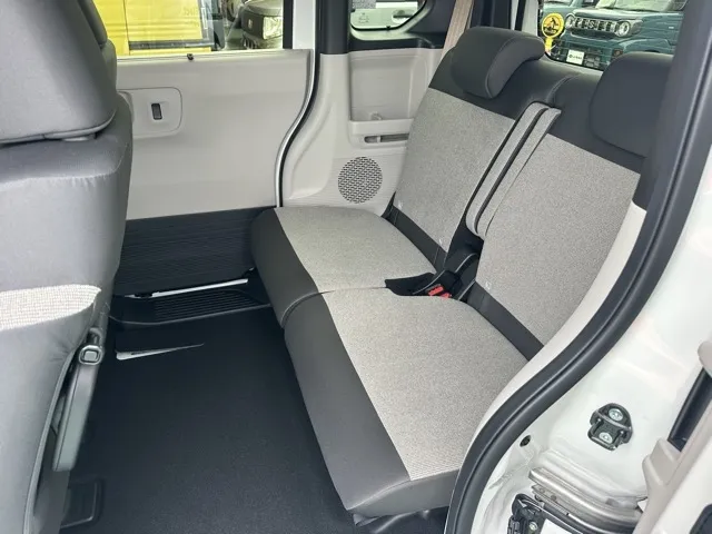 N-BOX(ホンダ)N-BOX コンフォートＰ届出済未使用車 4