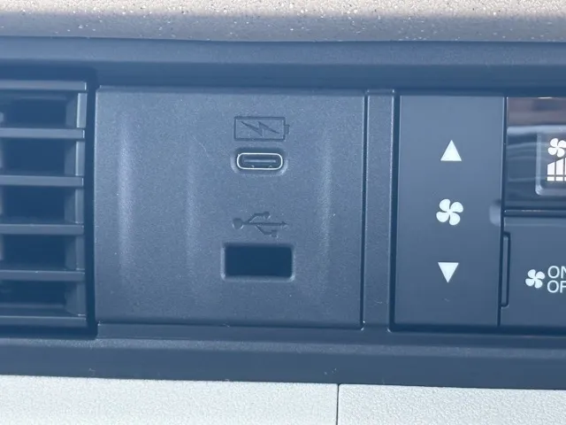 N-BOX(ホンダ)N-BOX コンフォートＰ届出済未使用車 23