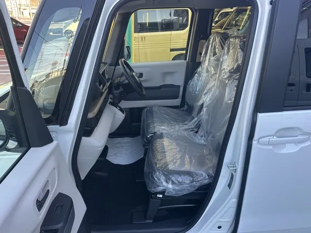 N-BOX(ホンダ)N-BOX コンフォートＰ届出済未使用車 3