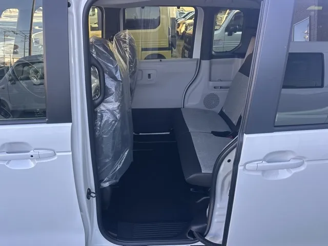 N-BOX(ホンダ)N-BOX コンフォートＰ届出済未使用車 4