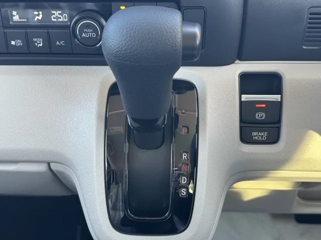 N-BOX(ホンダ)N-BOX コンフォートＰ届出済未使用車 25