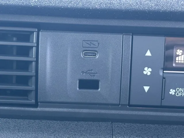 N-BOX(ホンダ)N-BOXカスタムターボ届出済未使用車 23