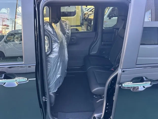 N-BOX(ホンダ)N-BOXカスタムターボ届出済未使用車 4