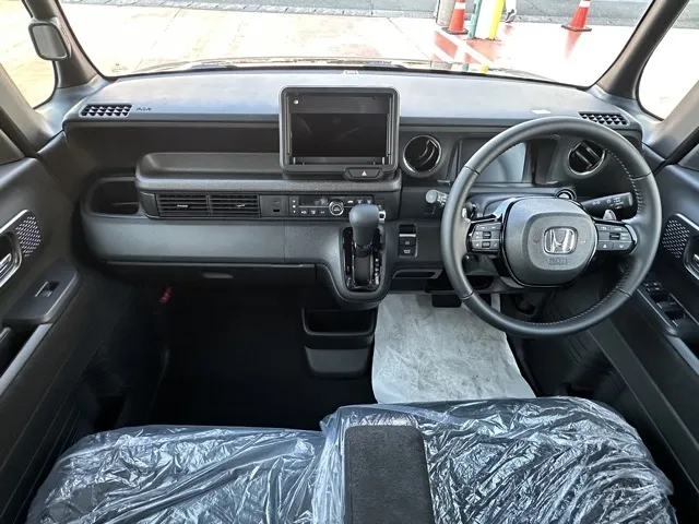 N-BOX(ホンダ)N-BOXカスタムターボ届出済未使用車 5